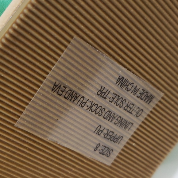 NWT Fun and Super Cute Womens Icing Rhinestone Flip Flop Sandals - Picture 4 of 5